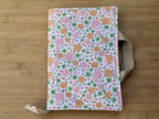 Storage folder for art supplies