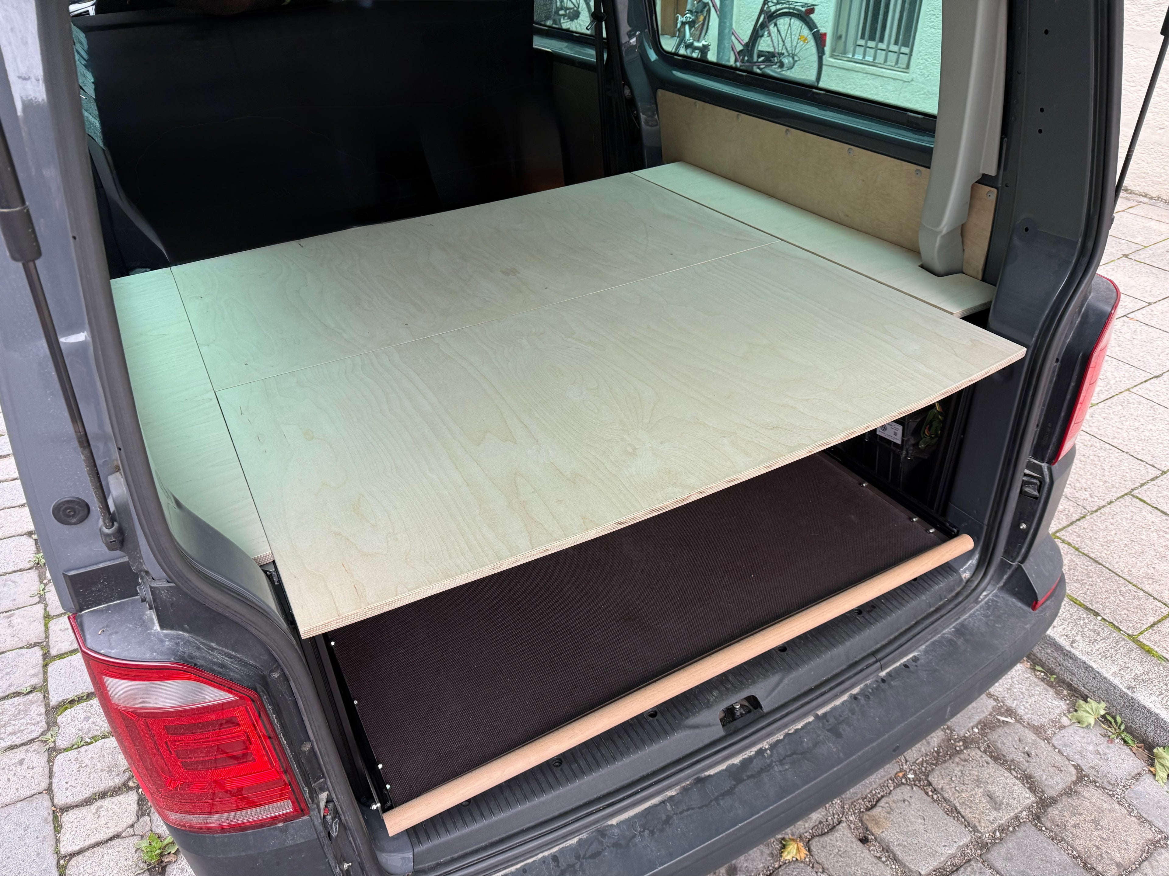 Schwerlast Heckauszug aus rostfreiem Edelstahl mit Bettlösung fest oder rock and roll Rollbett Klappbett für VW Bus T5 T6 T6.1 kurzer und langer Radtstand