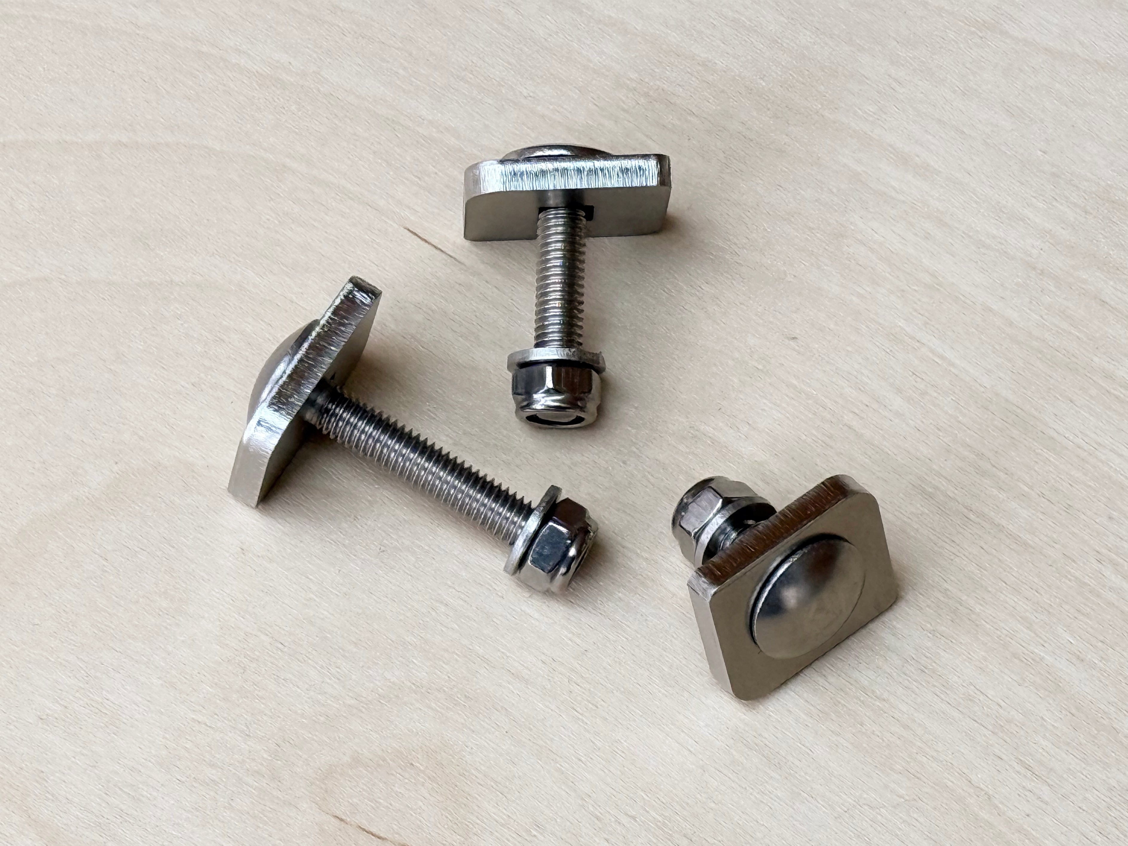 Nutenstein für C-Schiene für T5, T6, Crafter & Sprinter